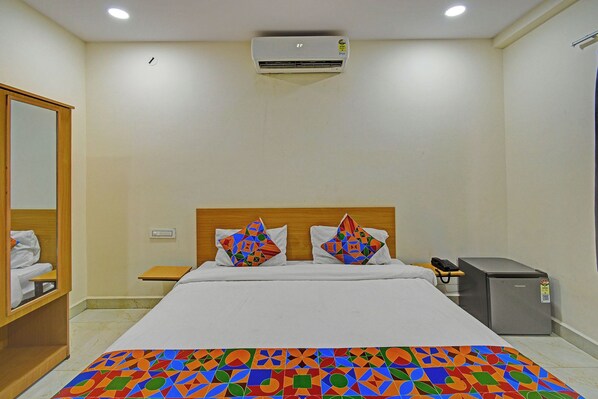 Egyptian cotton sheets, premium bedding, in-room safe, free WiFi - Fabhotel La Vista Inn Grand (Hyderabad)