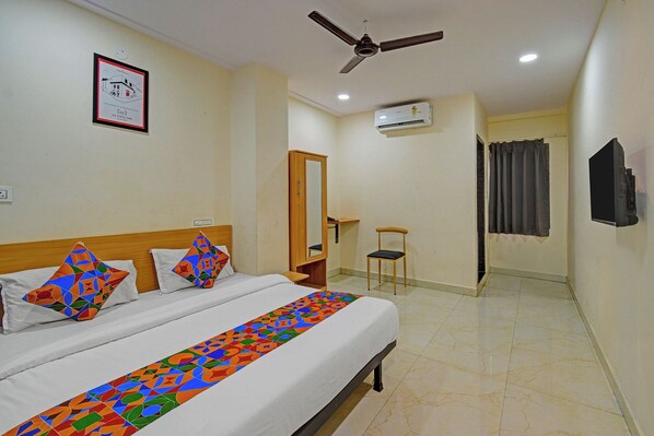 Egyptian cotton sheets, premium bedding, in-room safe, free WiFi
