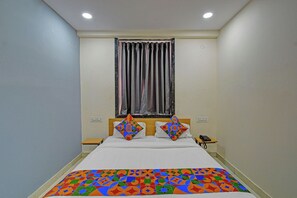 Egyptian cotton sheets, premium bedding, in-room safe, free WiFi