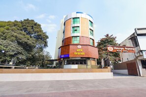 Front of property - Fabhotel Shourya Regency (Pune)