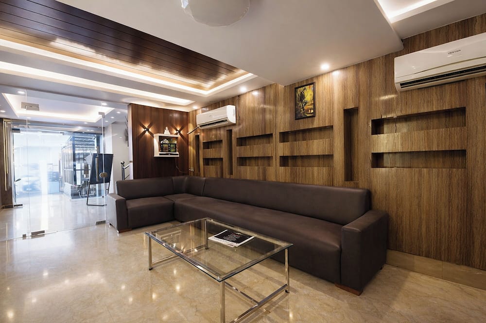 Fabhotel Crown Residency