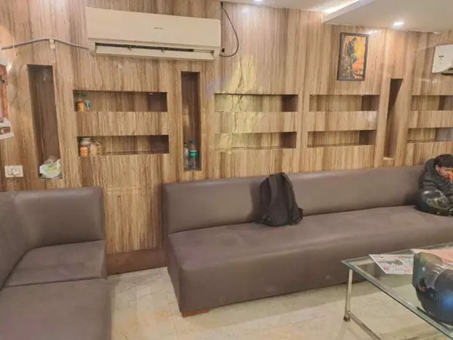 Coin salon dans le hall