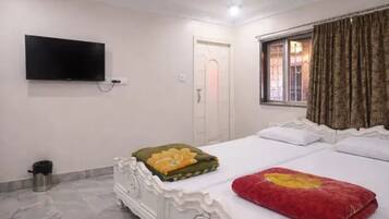 Egyptian cotton sheets, premium bedding, free WiFi, bed sheets