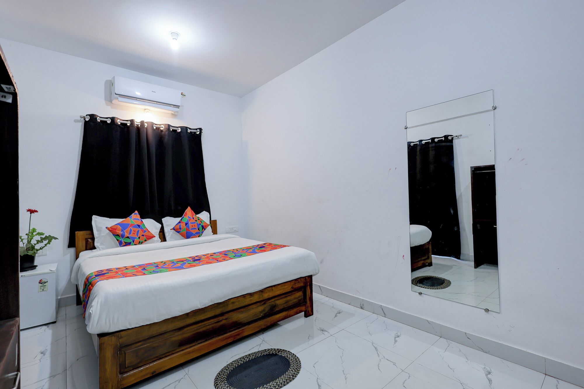 Egyptian cotton sheets, premium bedding, in-room safe, free WiFi