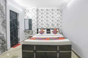 Deluxe Room | Egyptian cotton sheets, premium bedding, free WiFi, bed sheets - Fabhotel Zen Stay (New Delhi)