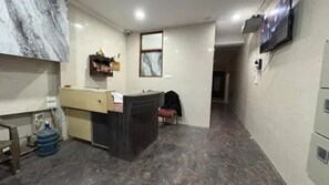 Reception - Fabhotel Zen Stay (New Delhi)