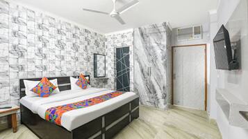 Egyptian cotton sheets, premium bedding, free WiFi, bed sheets