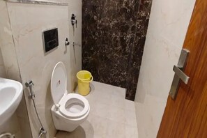 Buồng tắm vòi sen, vòi sen phun mưa, đồ dùng nhà tắm miễn phí 