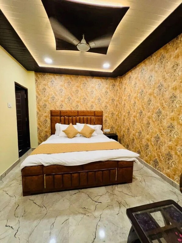 Deluxe-huone | Egyptinpuuvillaiset lakanat, ylelliset vuodevaatteet