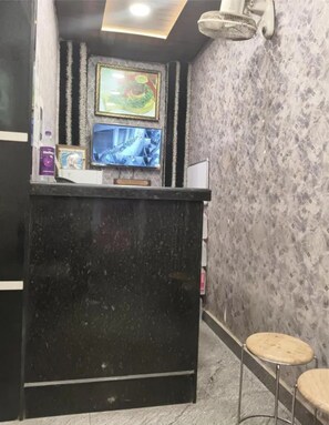 Reception - Fabhotel Vishal Residency (Varanasi)