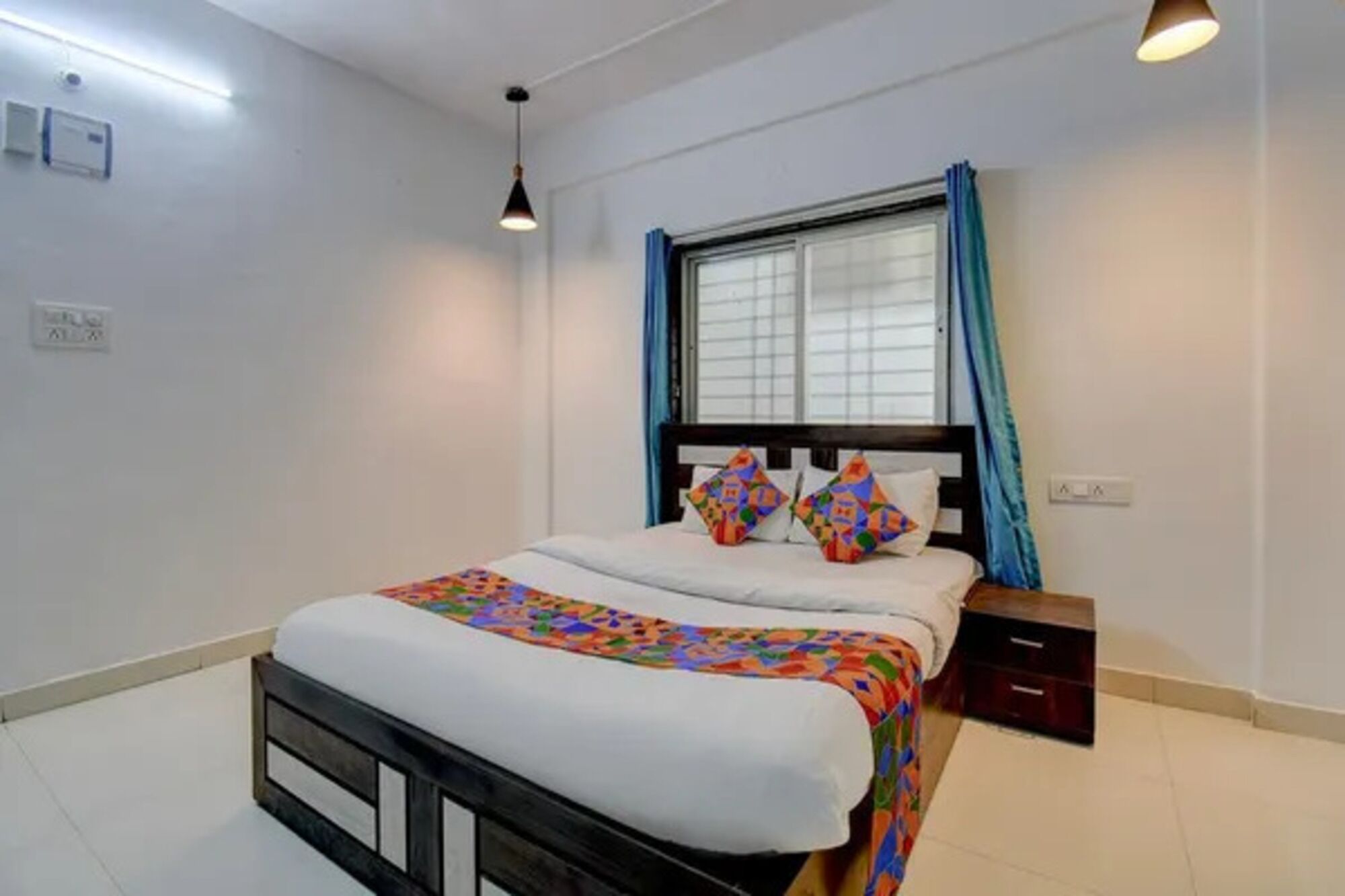 Egyptian cotton sheets, premium bedding, free WiFi, bed sheets