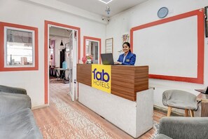 Reception - Fabhotel Imperial Inn (Paud)