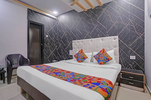 Fabhotel Om Residency