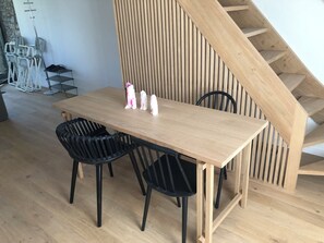 Dining - House for rent in the center of Biarritz with shaded terrace. (Biarritz)