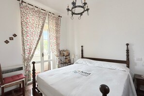 4 bedrooms - M455 - Marcelli, spacious four-room apartment with terrace and parking space (Marcelli)