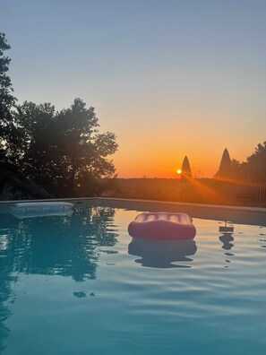 Unclassified image, 4 of 82, button - Vrbo Property (Saint-Créac)