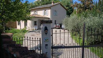 Enceinte de lâhĂ©bergement