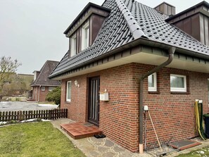 Exterior - Haus Kröger - Holiday home for up to 5 people, terrace, parking space, WLAN in (Wenningstedt-Braderup (Sylt))