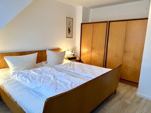 3 bedrooms, WiFi - Haus Kröger - Holiday home for up to 5 people, terrace, parking space, WLAN in (Wenningstedt-Braderup (Sylt))