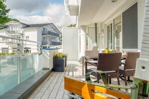 Outdoor dining - Apartment in Zingst with swimming pool (Zingst)