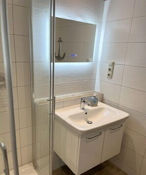 Shower - Apartment in Zingst with swimming pool (Zingst)