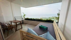 Suite – executive, balkong, sjøutsikt | Terrasse/patio