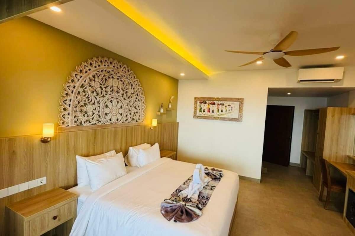 Tallelokero huoneessa, työpöytä