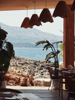 Outdoor dining - Hotel Porta Ksamil (Ksamil)
