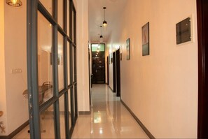 Luokittelematon kuva, 5 kautta 20, painike