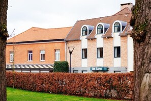 บริเวณภายนอก