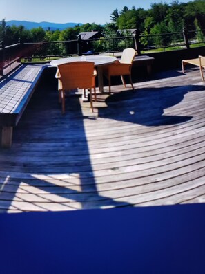 Unclassified image, 4 of 15, button