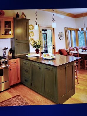 Unclassified image, 5 of 15, button