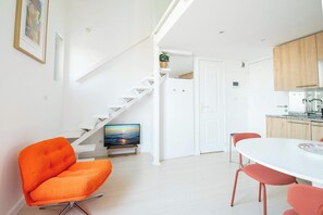 Interior - Top-Floor Flat Steps to the Sea (Nice)