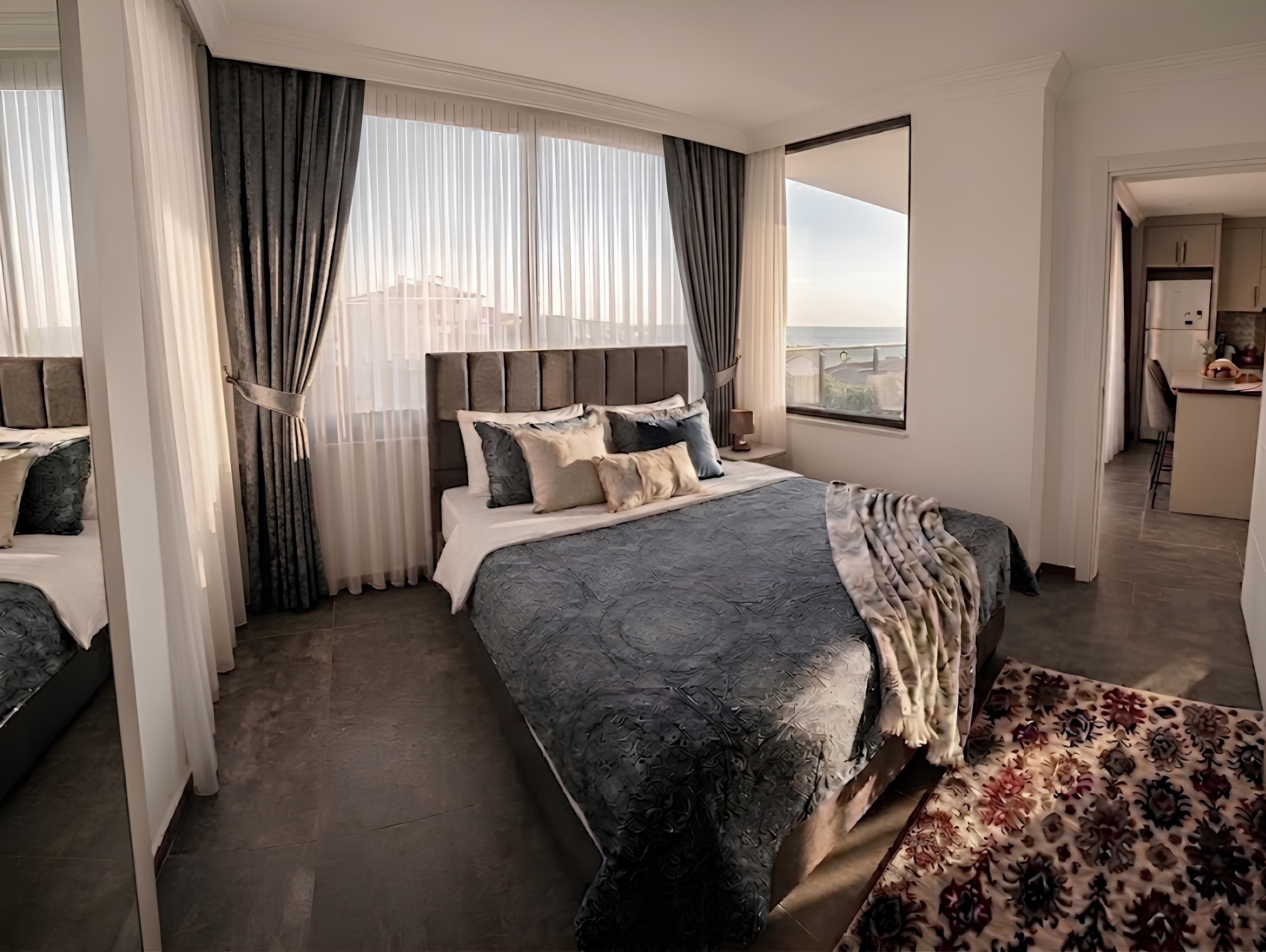 Comfort Suite, Sea View Balcony (2+1) | Desk, free WiFi, bed sheets