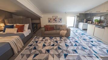 Comfort Studio, 1 Double Bed with Sofa bed, Non Smoking, Sea View | Desk, soundproofing, WiFi (free), bed sheets