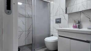 Svit Comfort - balkong - havsutsikt | Badrum