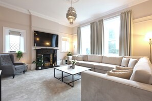 Smart TV, fireplace, table football, books - Luxury 6 Bedroom Retreat | Sleeps 12 | Elegant Halifax Stay (West Yorkshire)