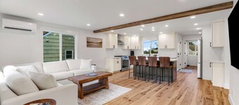 Sunny 3BR Retreat Near Everett Waterfront