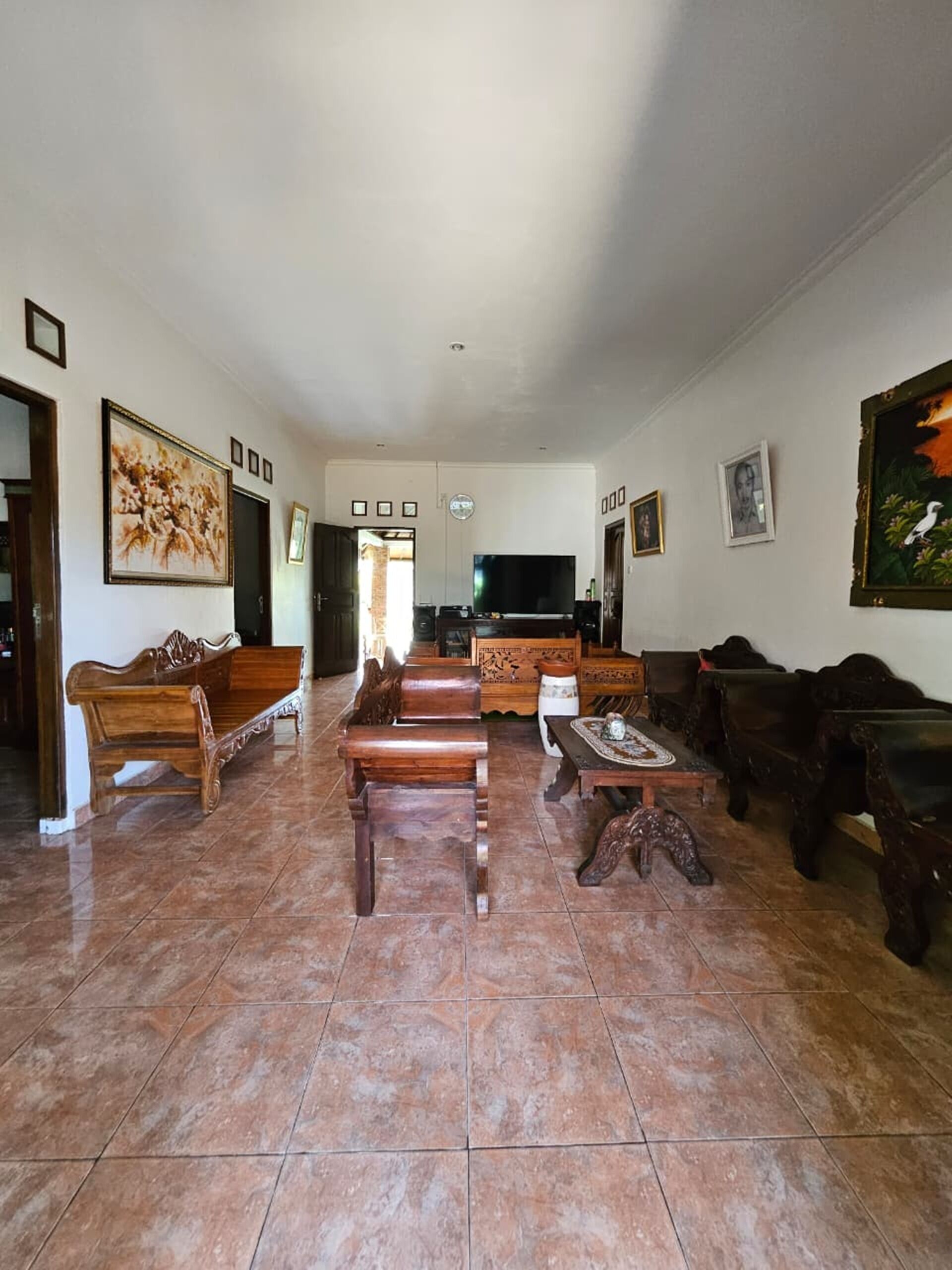 A Family-friendly Traditional Balinese House Ideal For A Holiday Stay - Singaraja