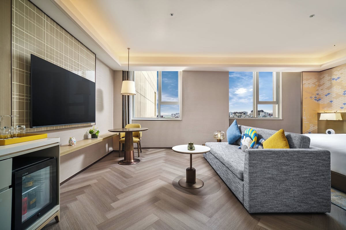 Family Suite | Premium bedding, down duvets, Select Comfort beds, minibar
