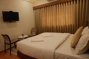 Deluxe Double Room | Desk, laptop workspace, free WiFi - Amani Residency Kannur (Kannur)