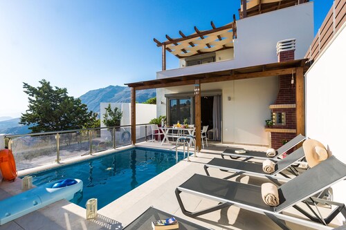 Villa Saktouris, Private Pool, Near Beach, South Crete