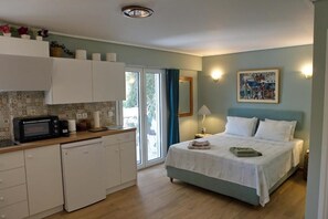 1 bedroom, in-room safe, iron/ironing board, free WiFi - Green house studio/near Old town/Private terrace. (NAFPLIO)