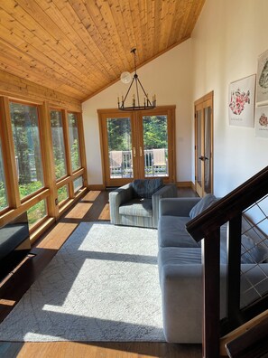 Unclassified image, 4 of 20, button - Rustic Luxury Cabin with Breathtaking Views (Haines)
