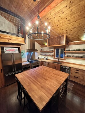 Unclassified image, 3 of 20, button - Rustic Luxury Cabin with Breathtaking Views (Haines)