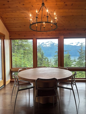 Dining. Rustic Luxury Cabin with Breathtaking Views