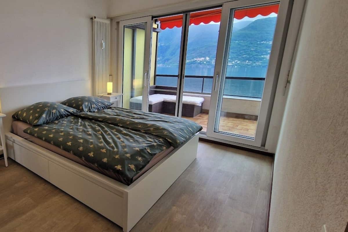 豪華公寓客房, 陽台 | 熨斗/熨衣板、免費無線上網