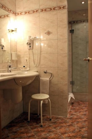 Comfort Double Room, Garden View | Bathroom | Shower, hair dryer, towels, soap