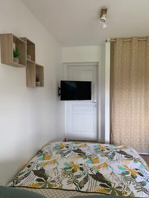 1 camera, ferro/asse da stiro, Wi-Fi gratuito, lenzuola
