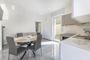 Apartment, Balcony | Private kitchen - Sole Apartment (Torre San Giovanni)
